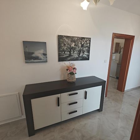 Apartmani Sandra Malinska Sveti Vid-Miholjice Ngoại thất bức ảnh
