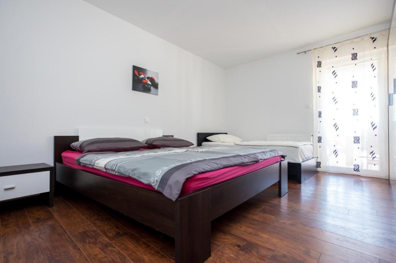 Apartmani Sandra Malinska Sveti Vid-Miholjice Ngoại thất bức ảnh