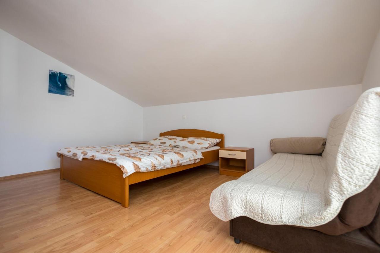 Apartmani Sandra Malinska Sveti Vid-Miholjice Ngoại thất bức ảnh