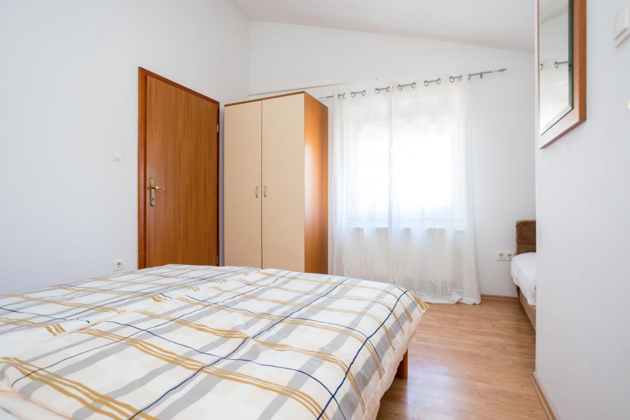 Apartmani Sandra Malinska Sveti Vid-Miholjice Ngoại thất bức ảnh