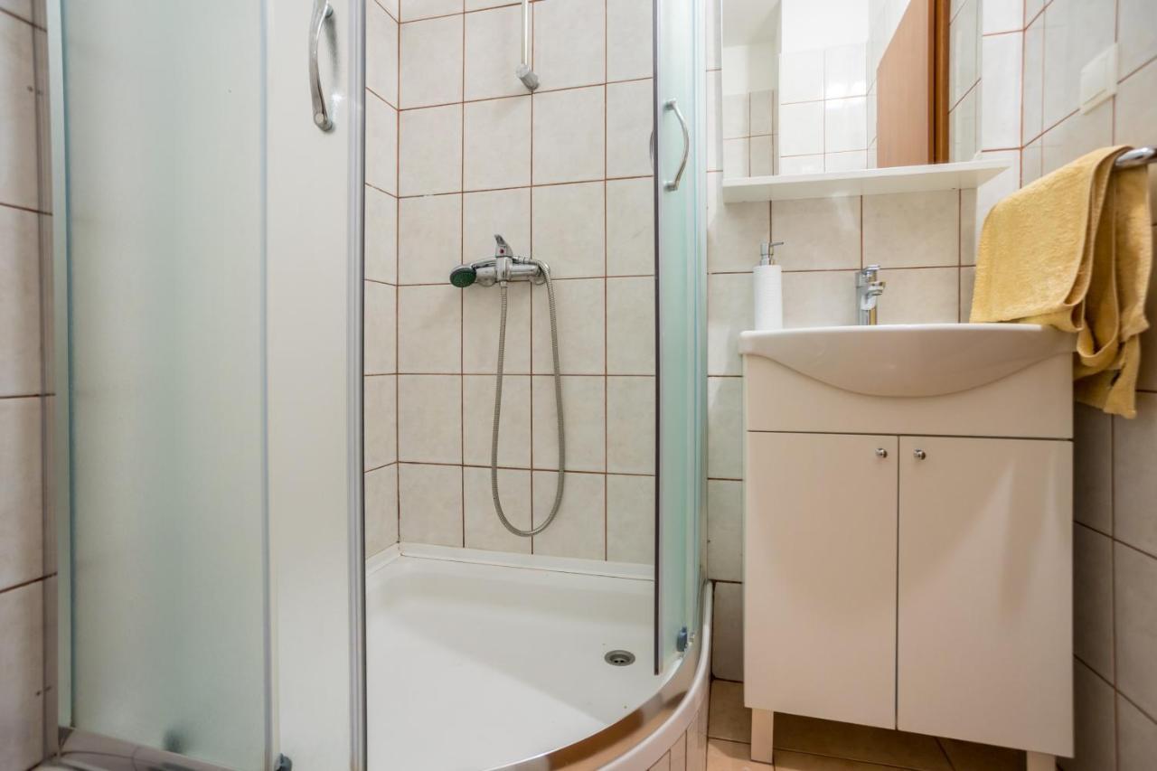 Apartmani Sandra Malinska Sveti Vid-Miholjice Ngoại thất bức ảnh