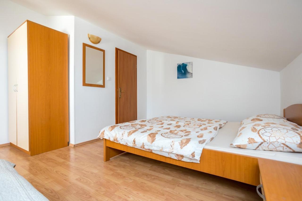 Apartmani Sandra Malinska Sveti Vid-Miholjice Ngoại thất bức ảnh