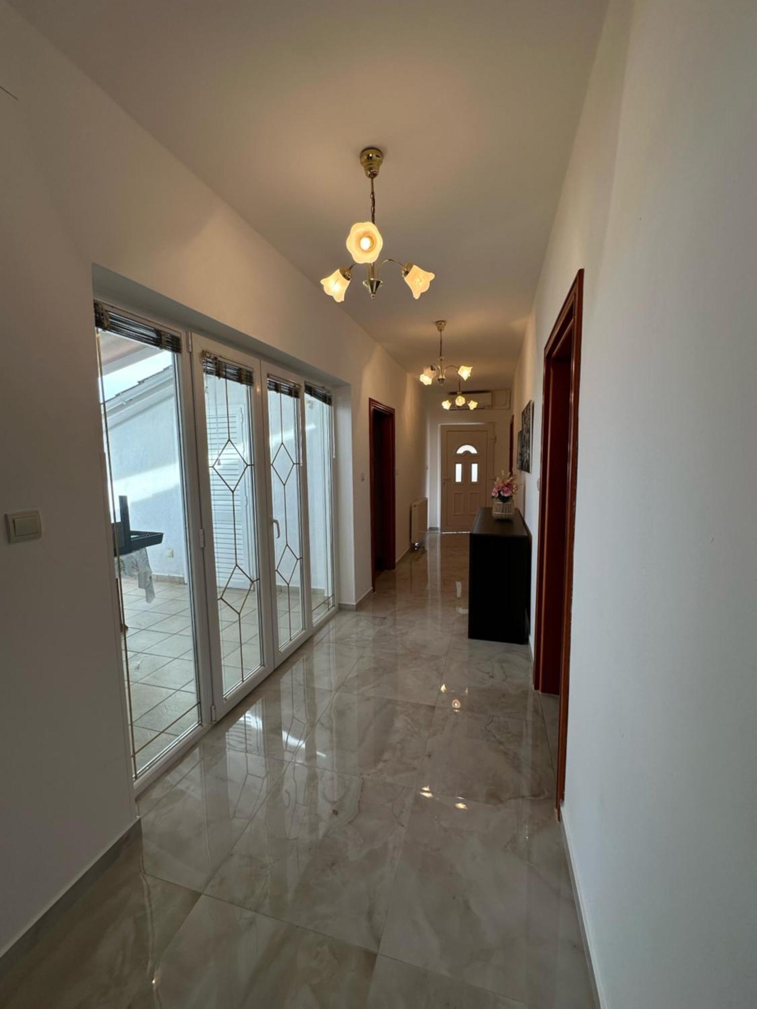 Apartmani Sandra Malinska Sveti Vid-Miholjice Ngoại thất bức ảnh